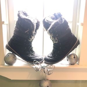 Columbia winter non slip  women’s boots.